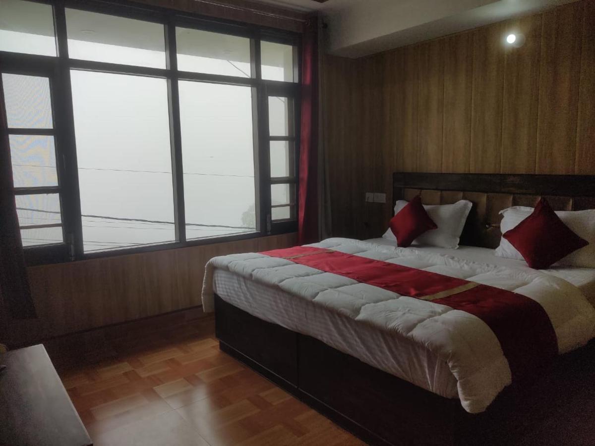 Fabhotel Maya Массури Экстерьер фото